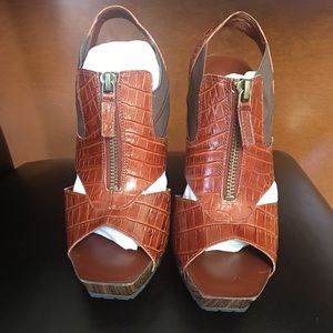 Women’s shoes
